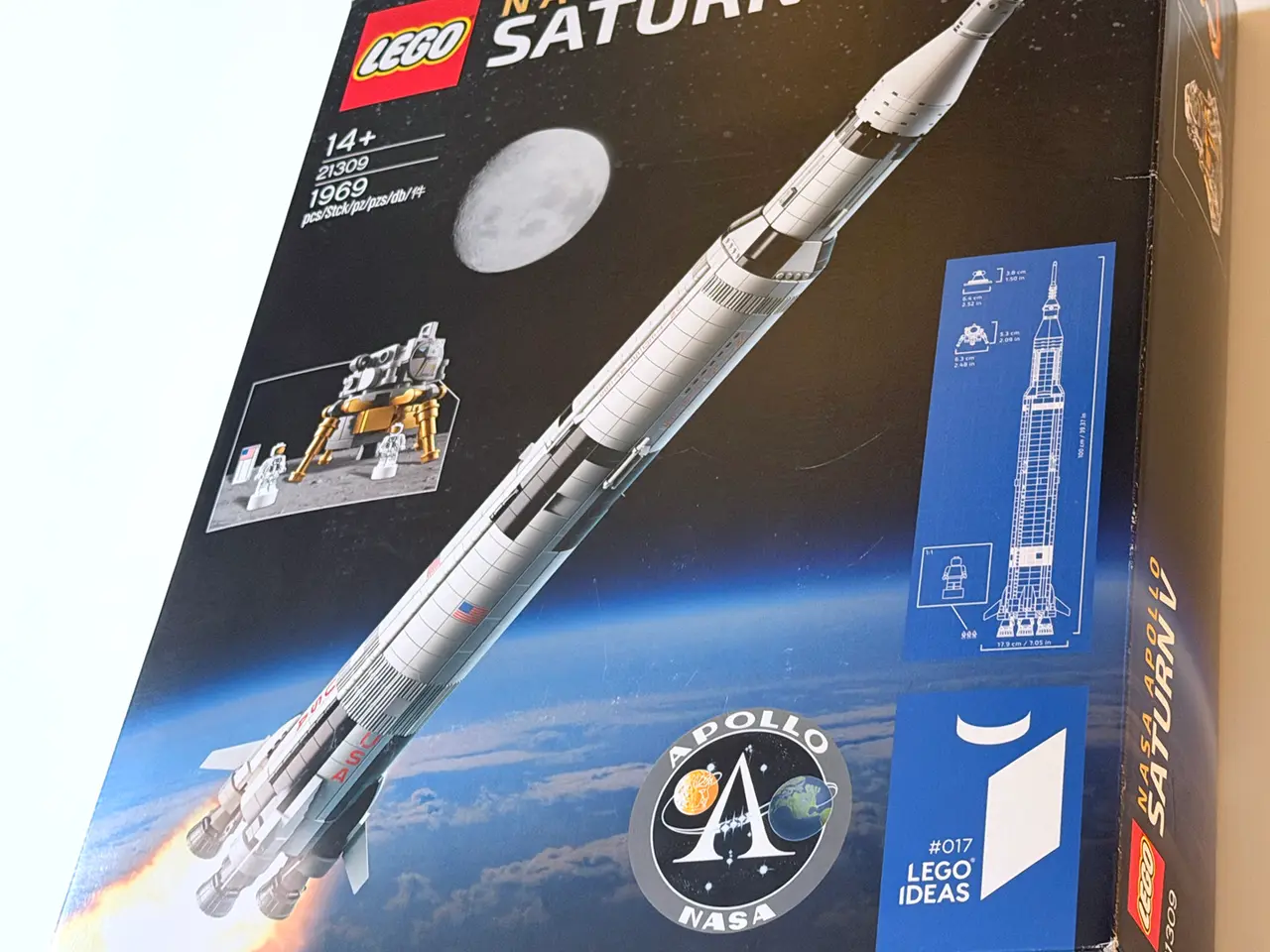 Billede 1 - LEGO Ideas NASA Apollo Saturn V (21309)