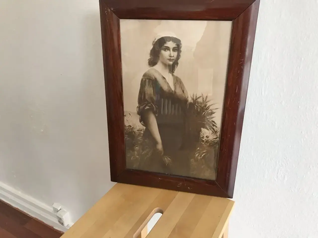 Billede 1 - Fotografi - af en kvinde motiv - mahogniramme