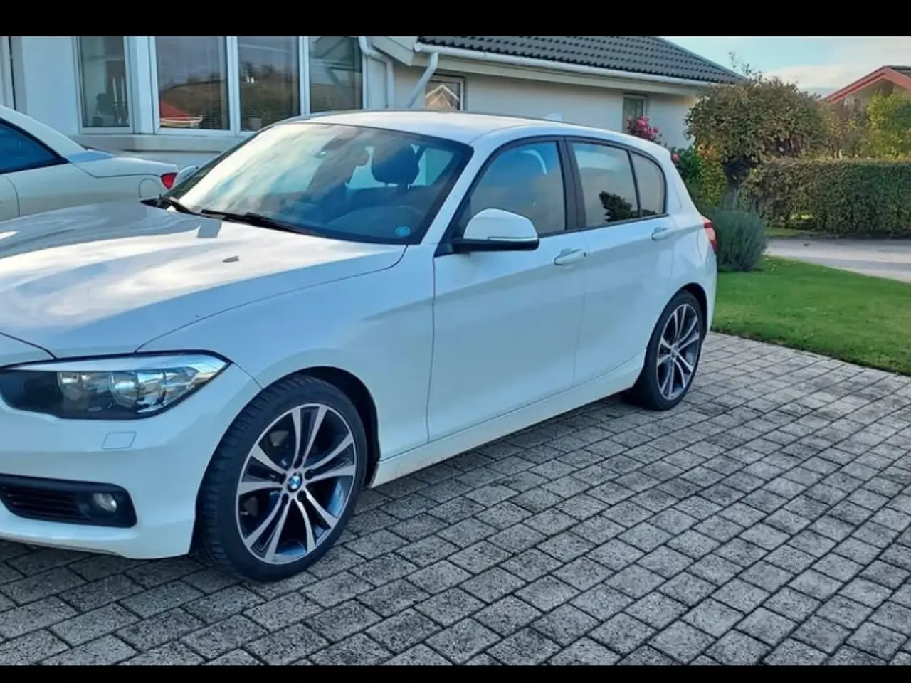 Billede 1 - Hvid BMW 118d