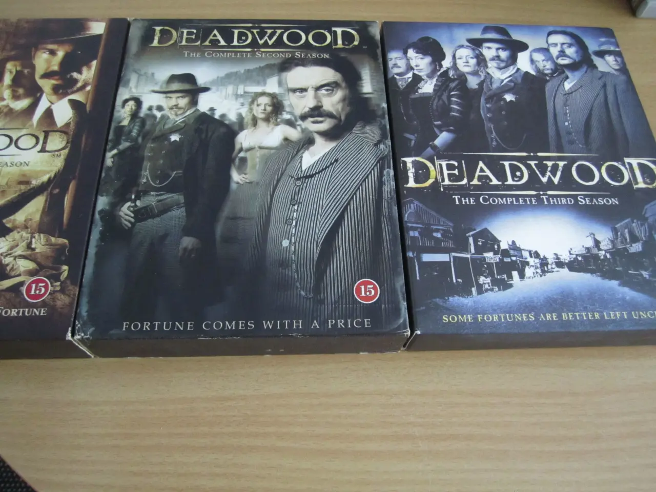 Billede 2 - BYD. DEADWOOD. Komplet 1-3. Box.