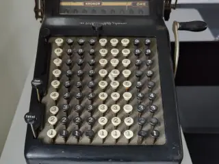 Antik mekanisk regnemaskine, Jern, 100 år gl.