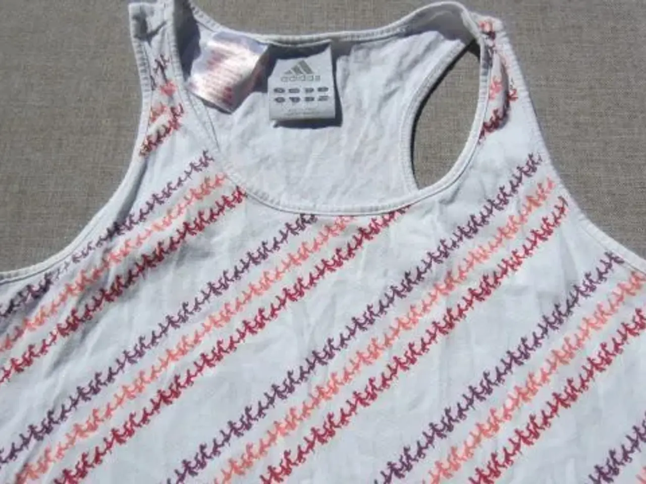 Billede 2 - Str. 15-16 år, ADIDAS top