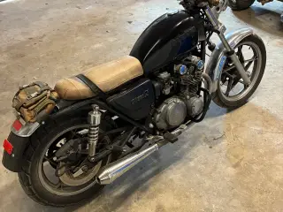 Suzuki GS 550