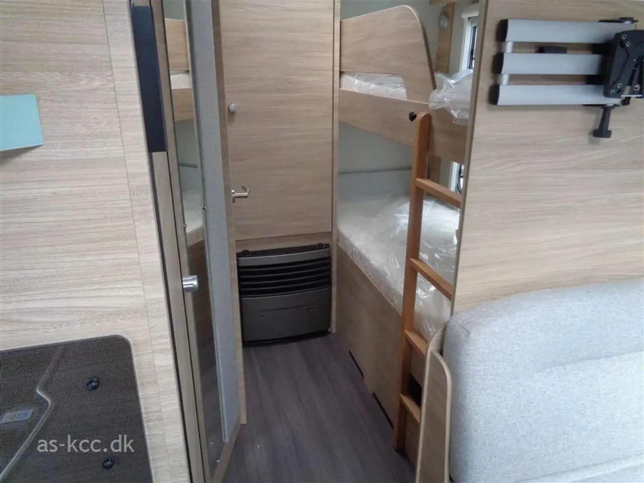 Billede 8 - 2023 - Knaus Südwind 500 QDK "60 Years Celebration" Knaus Südwind 500 QDK Dobbeltseng og Køjer