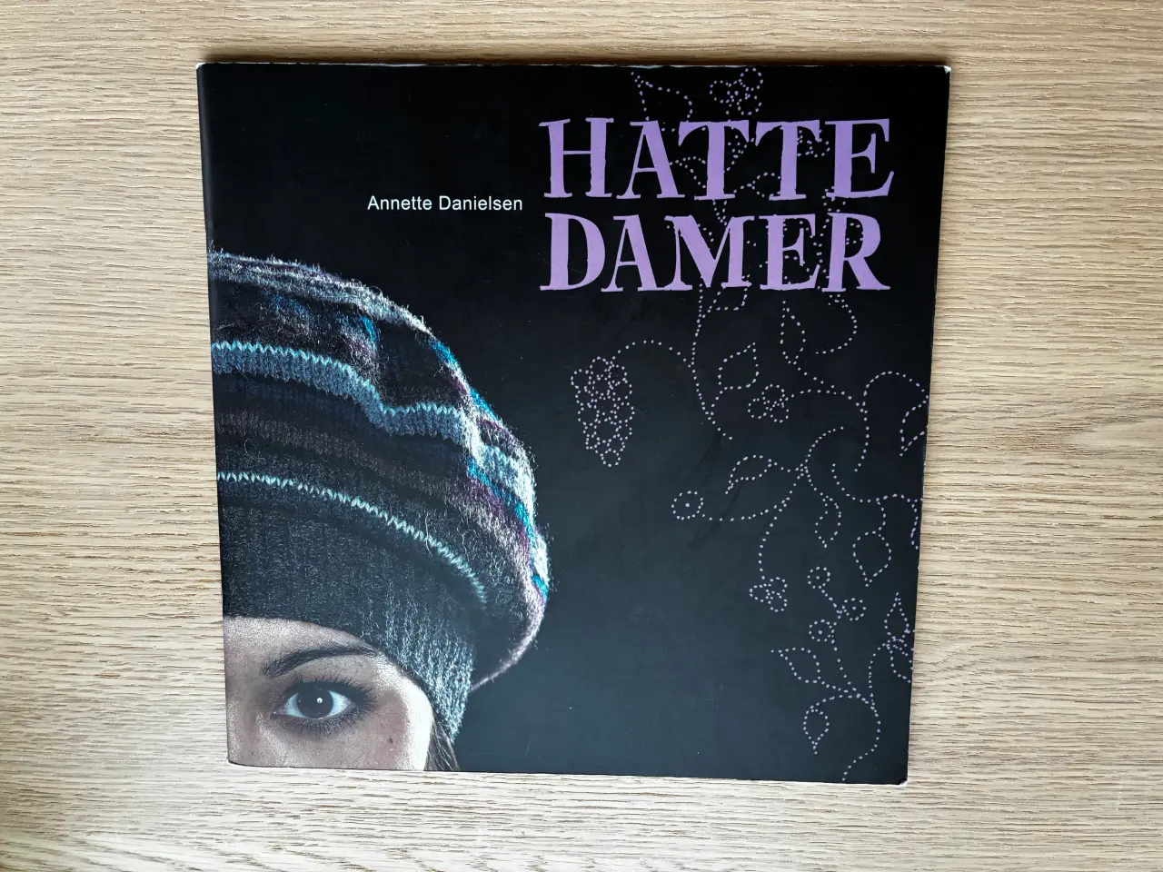 Billede 1 - HATTE DAMER  af Annette Danielsen