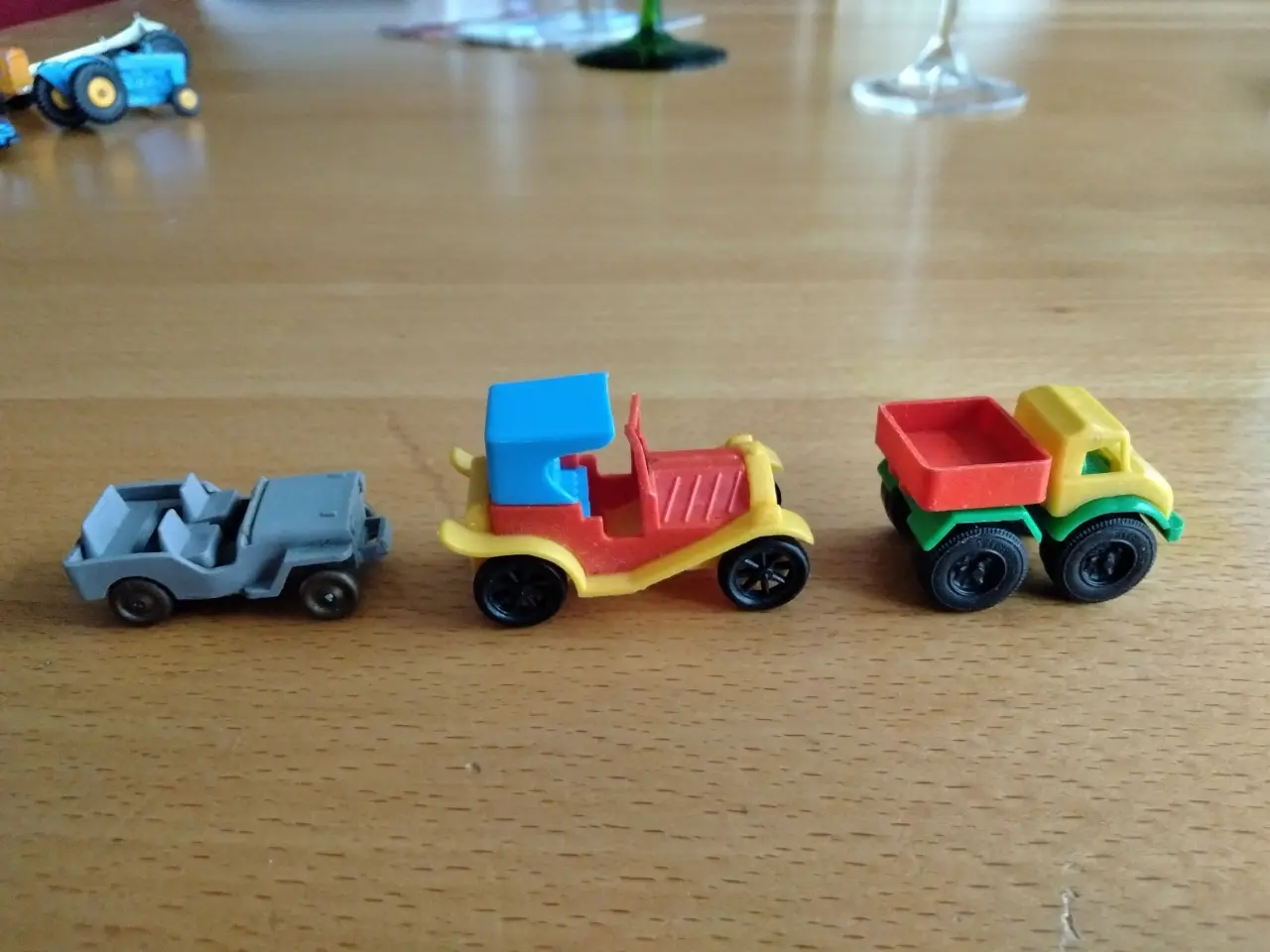 Billede 1 - 5 små plastikbiler