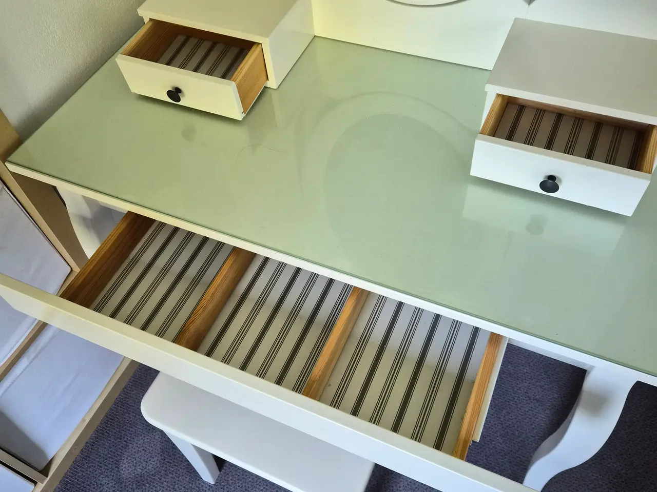 Billede 2 - Sminkebord + skammel Ikea Hemnes