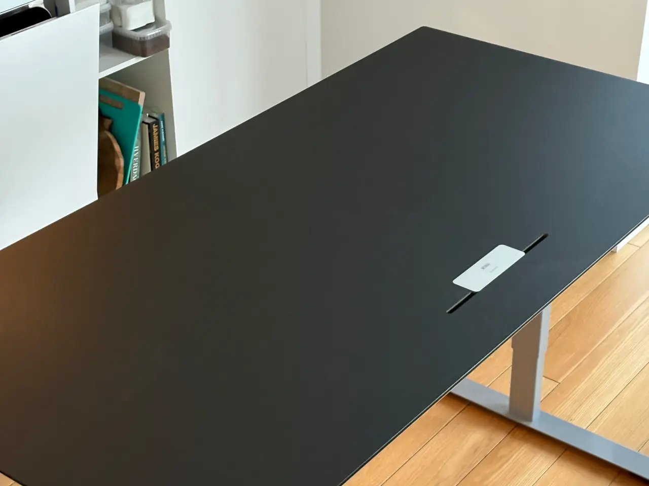 Billede 1 - Delta hæve-sænkebord - Sort linoleum 160*80