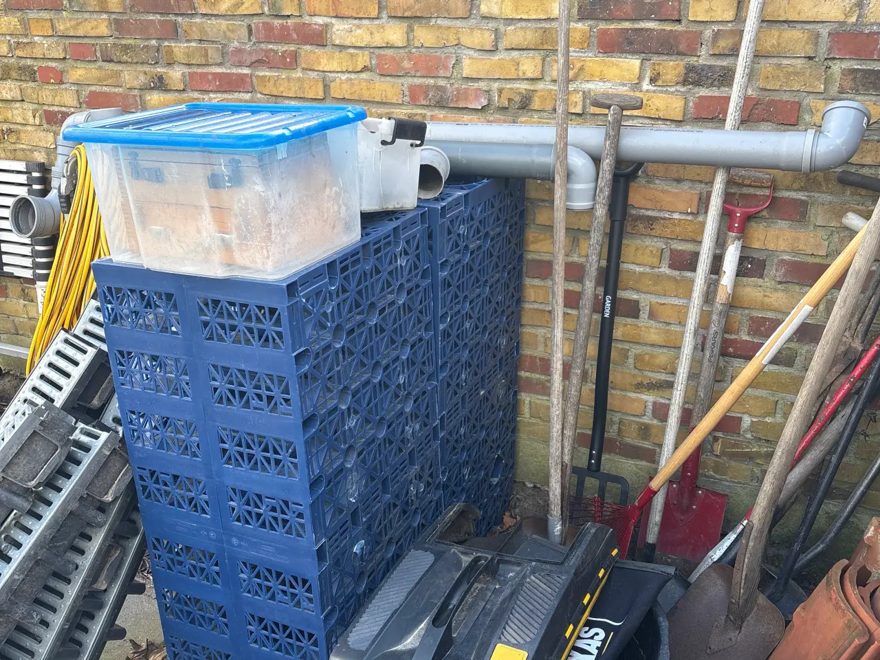 Billede 1 - Faskinekasser med tilbehør.2 stk
