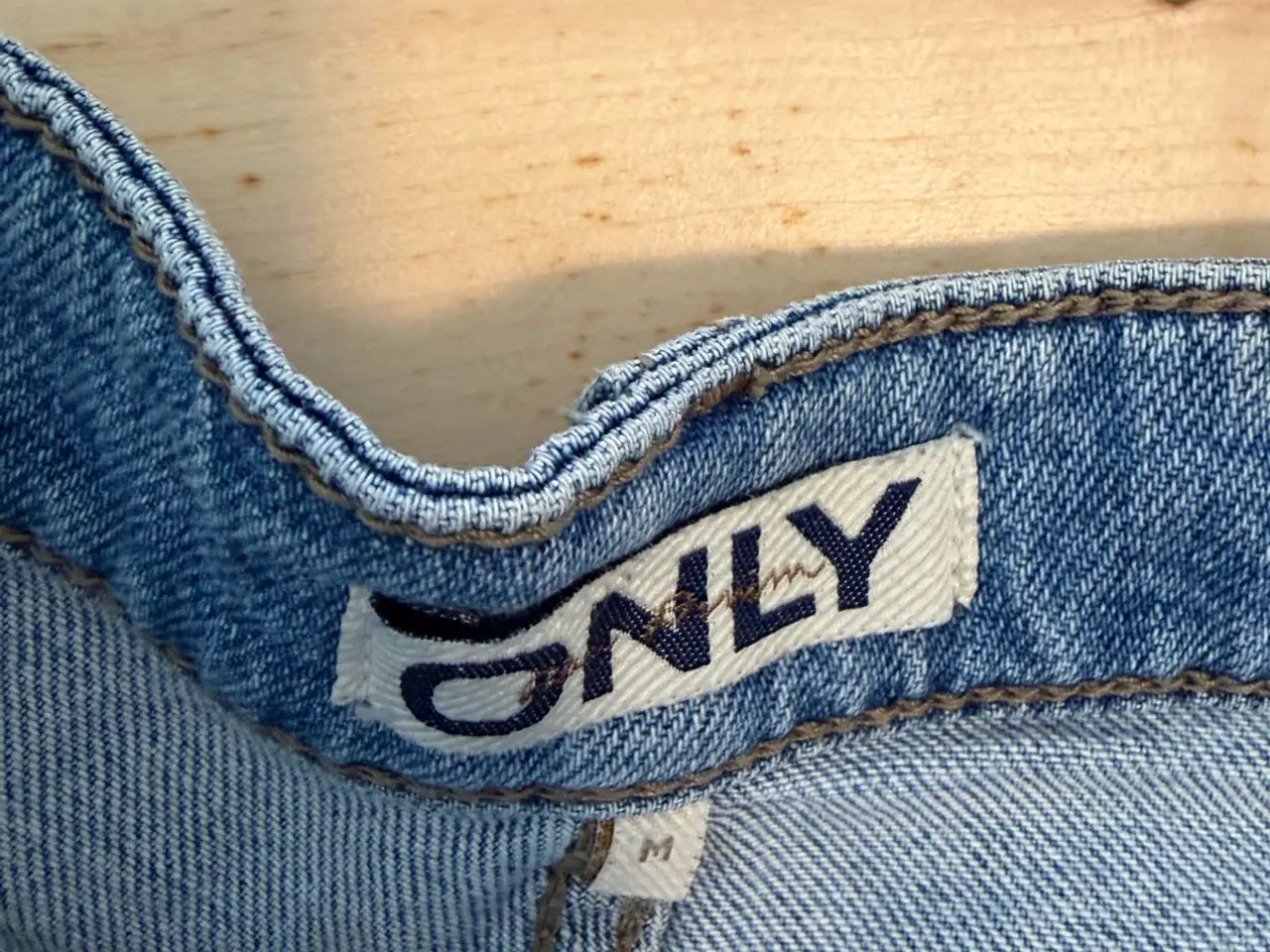 Billede 3 - Blå denimshorts fra Only