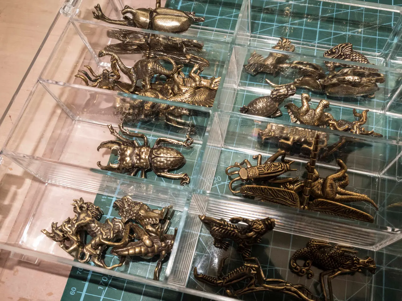 Billede 4 - Messing-dyre-figurer, insekter m.m. ca 25-27 stk. 