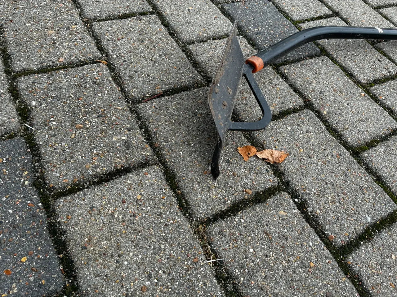 Billede 1 - Fiskars kantskærer – sort skaft i alu/stål