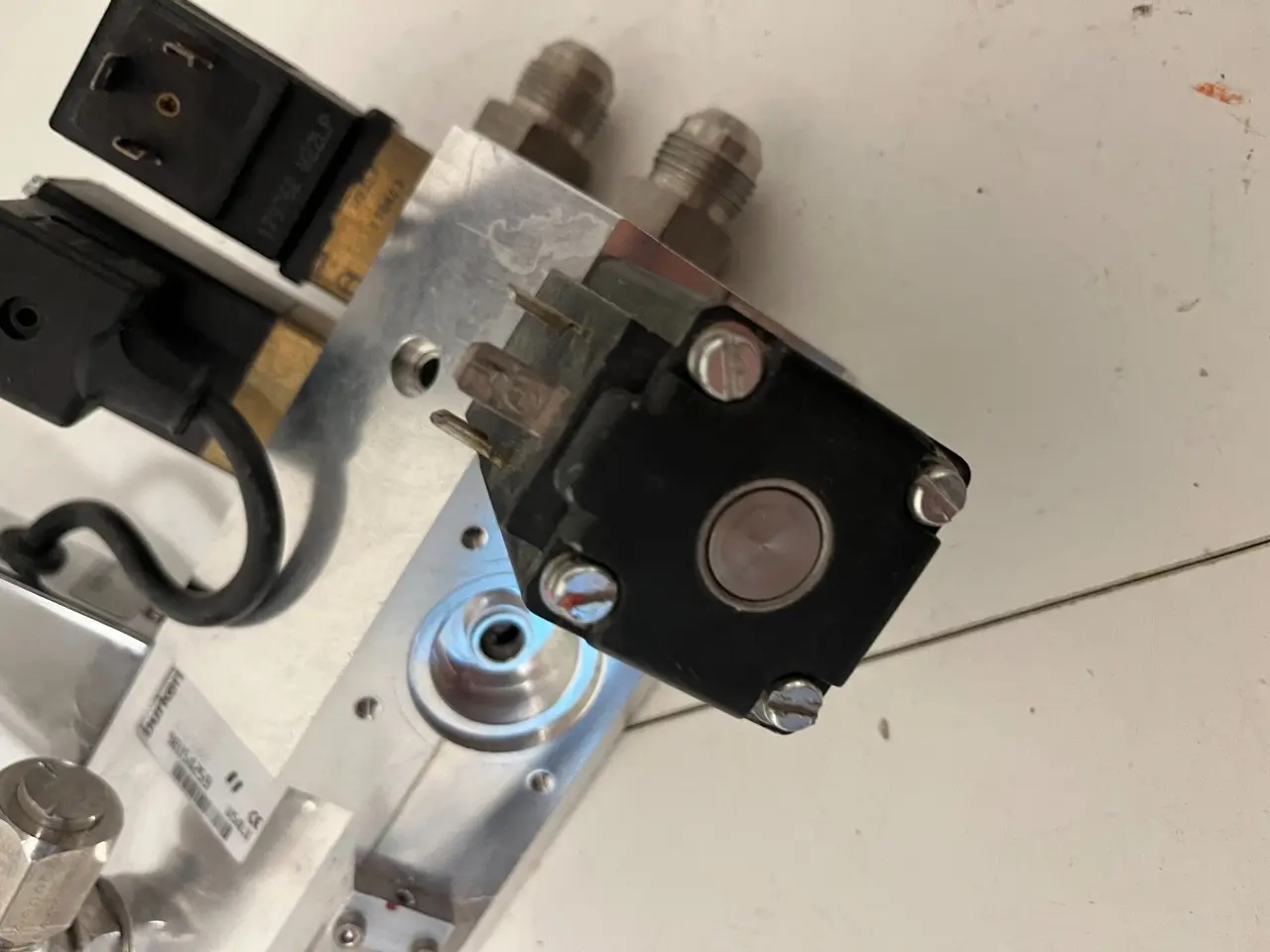 Billede 7 - Bürkert Fuel Inlet Manifold Block 5x Solenoid