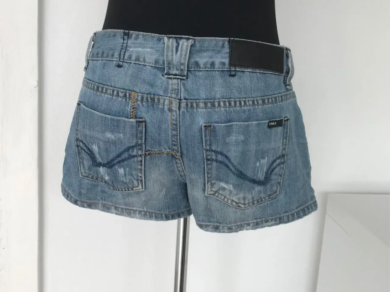 Billede 2 - Shorts str.27