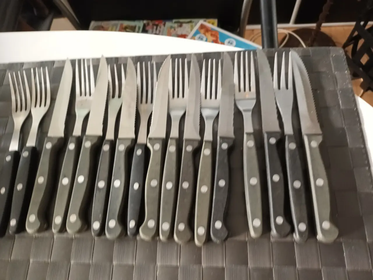 Billede 2 - Dejligt Grillbestik 9 Knive & 9 Gafler