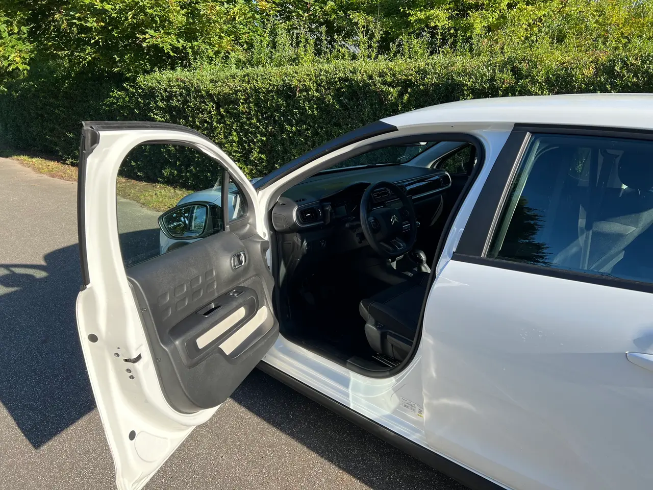 Billede 9 - Lavt KM super fin bil fuld service + moms