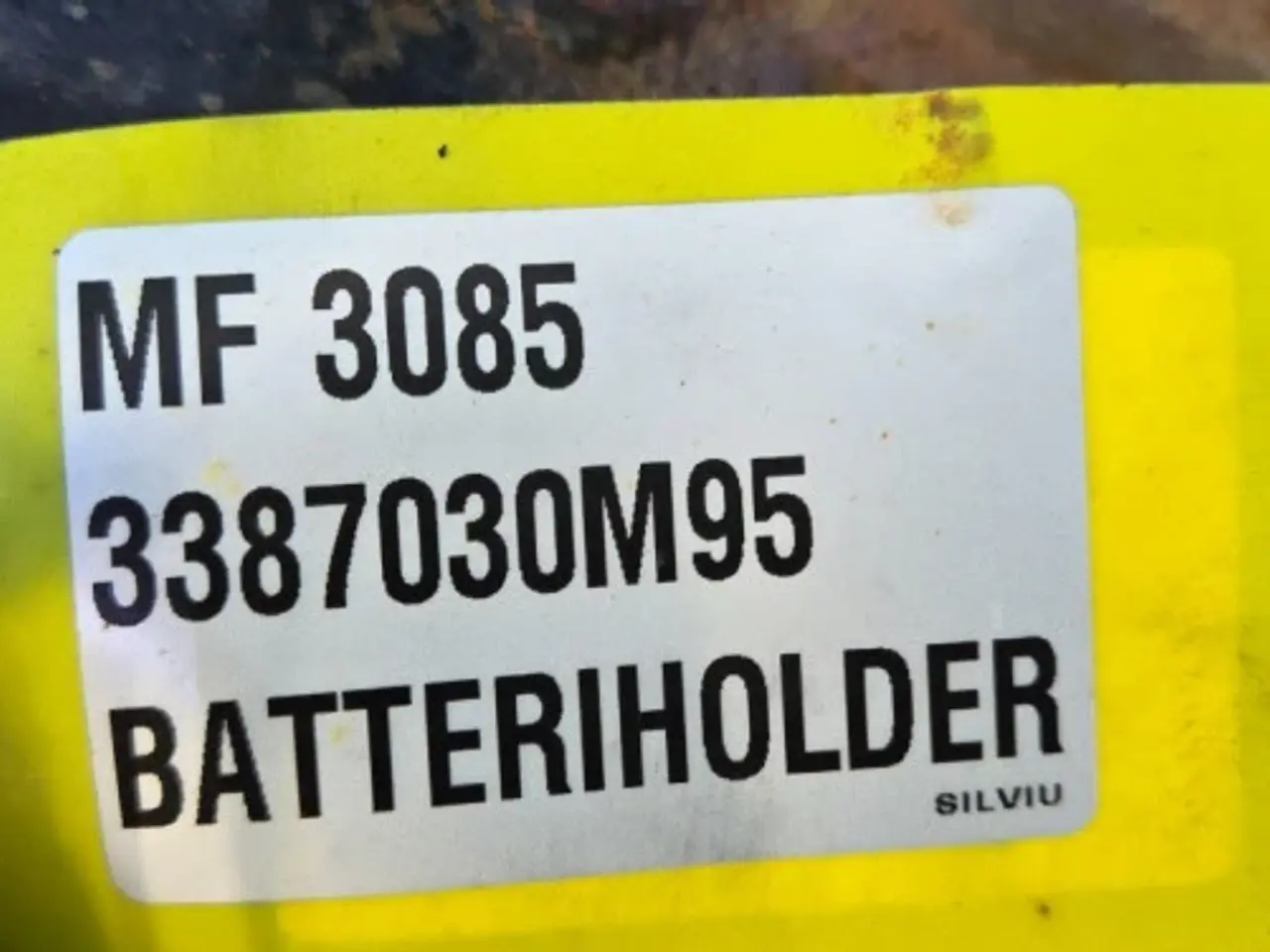 Billede 11 - Massey Ferguson 3085 Batteriholder 3387030M95