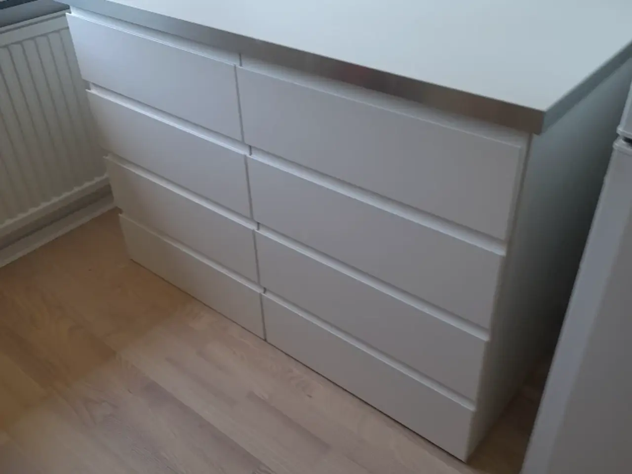 Billede 1 - 2 kommoder med bordplade