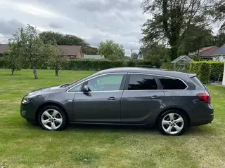 Opel Astra 2,0 model 2012 Aut.