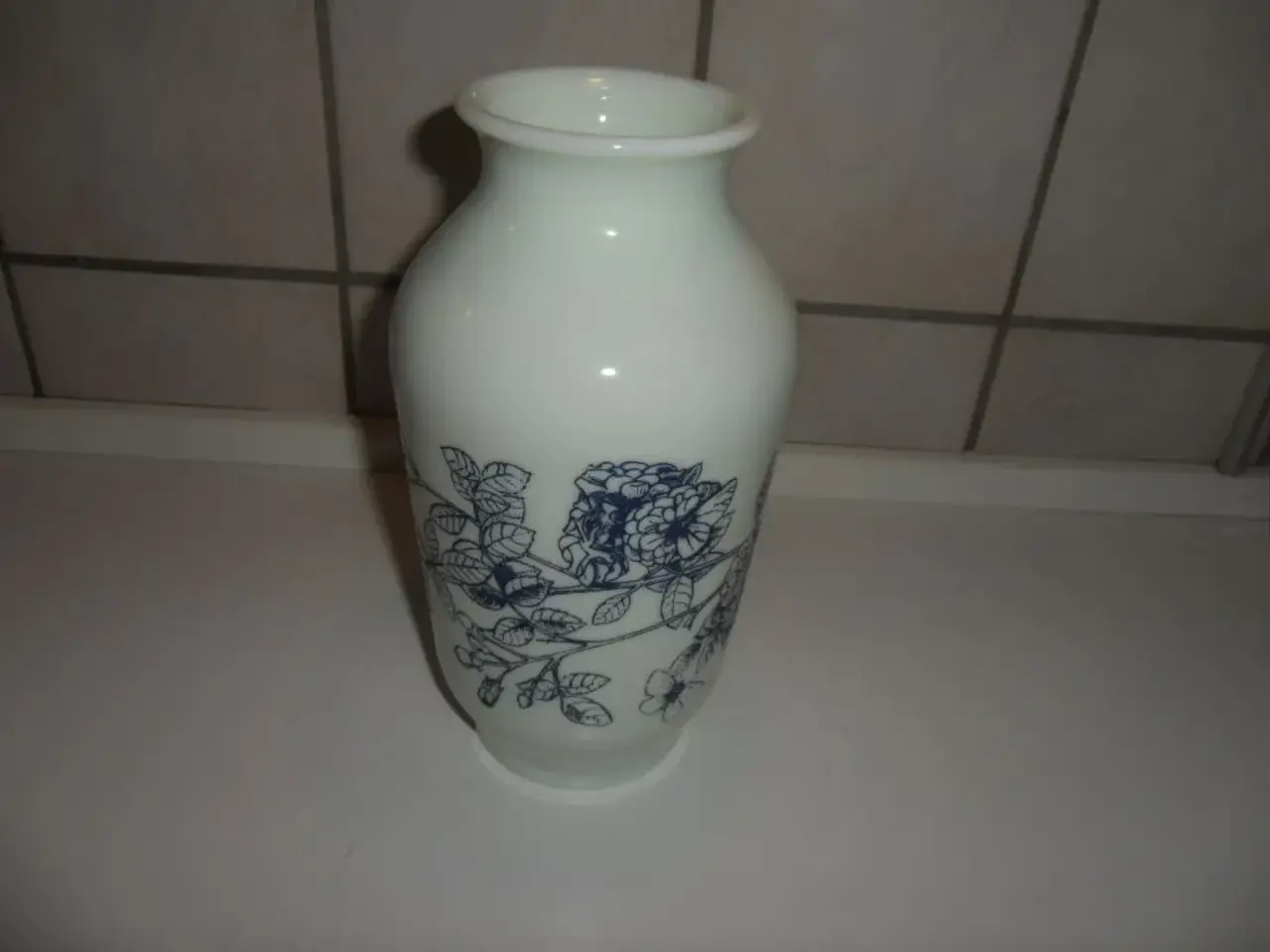 Billede 1 - Retro vaser hvid med blå el. guld deco.
