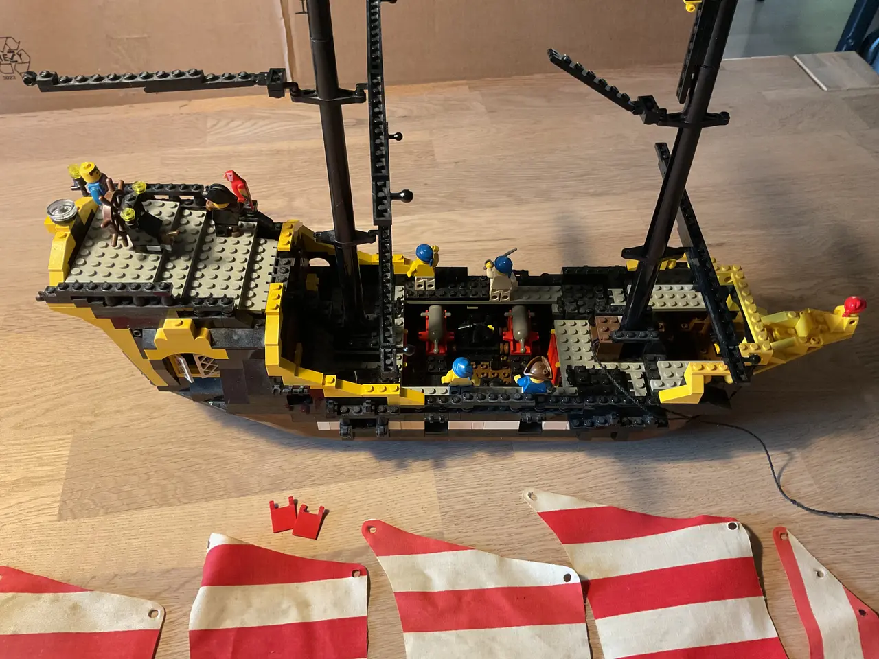 Billede 2 - Lego: Black Seas Barracuda sæt 6285 (med mangler)