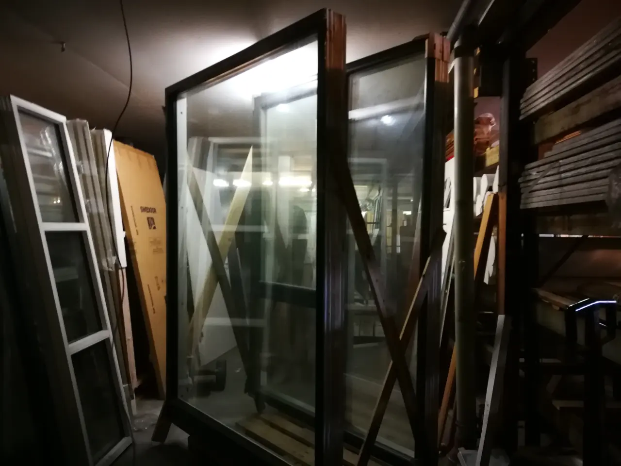 Billede 1 - TRÆ/ALU VINDUESELEMENT 150,8x211,8, KR 2800