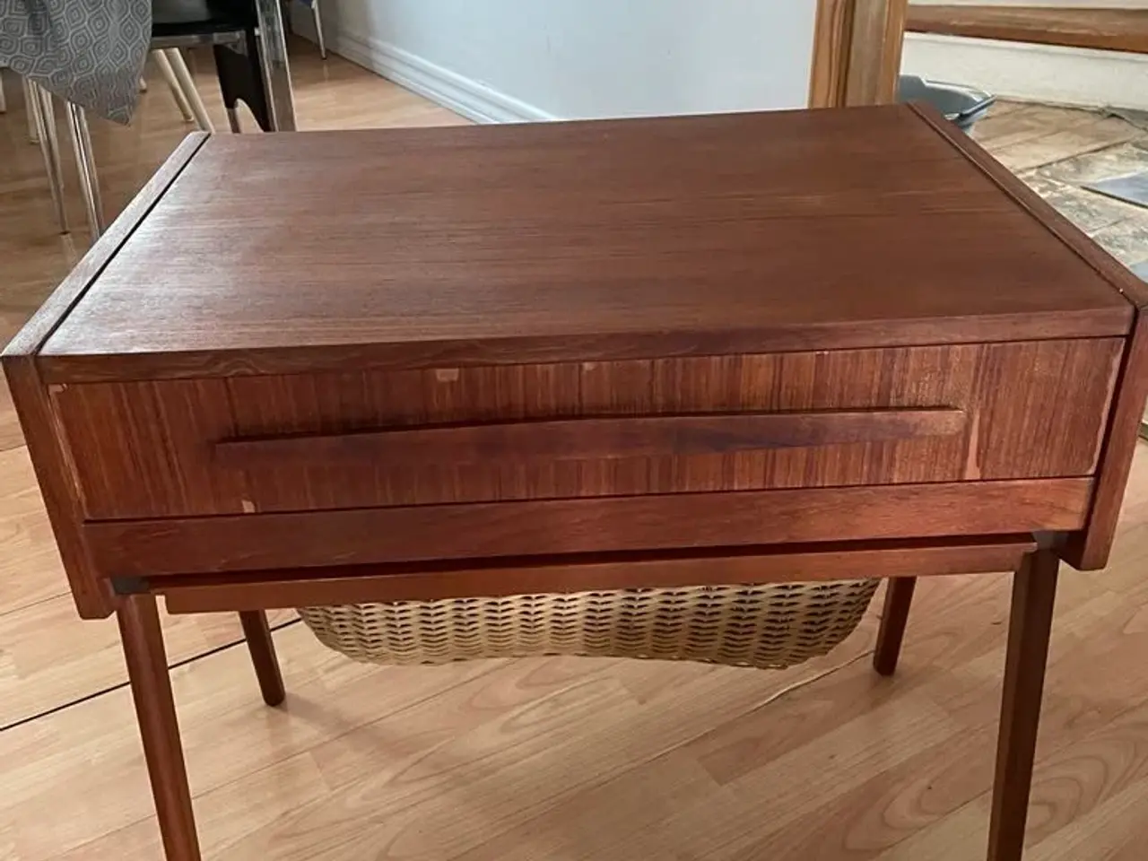 Billede 1 - Teak sybord med skuffe til begge sidder