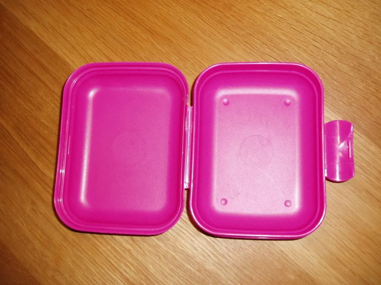 Billede 2 - Tupperware madkasse med Hello Kitty