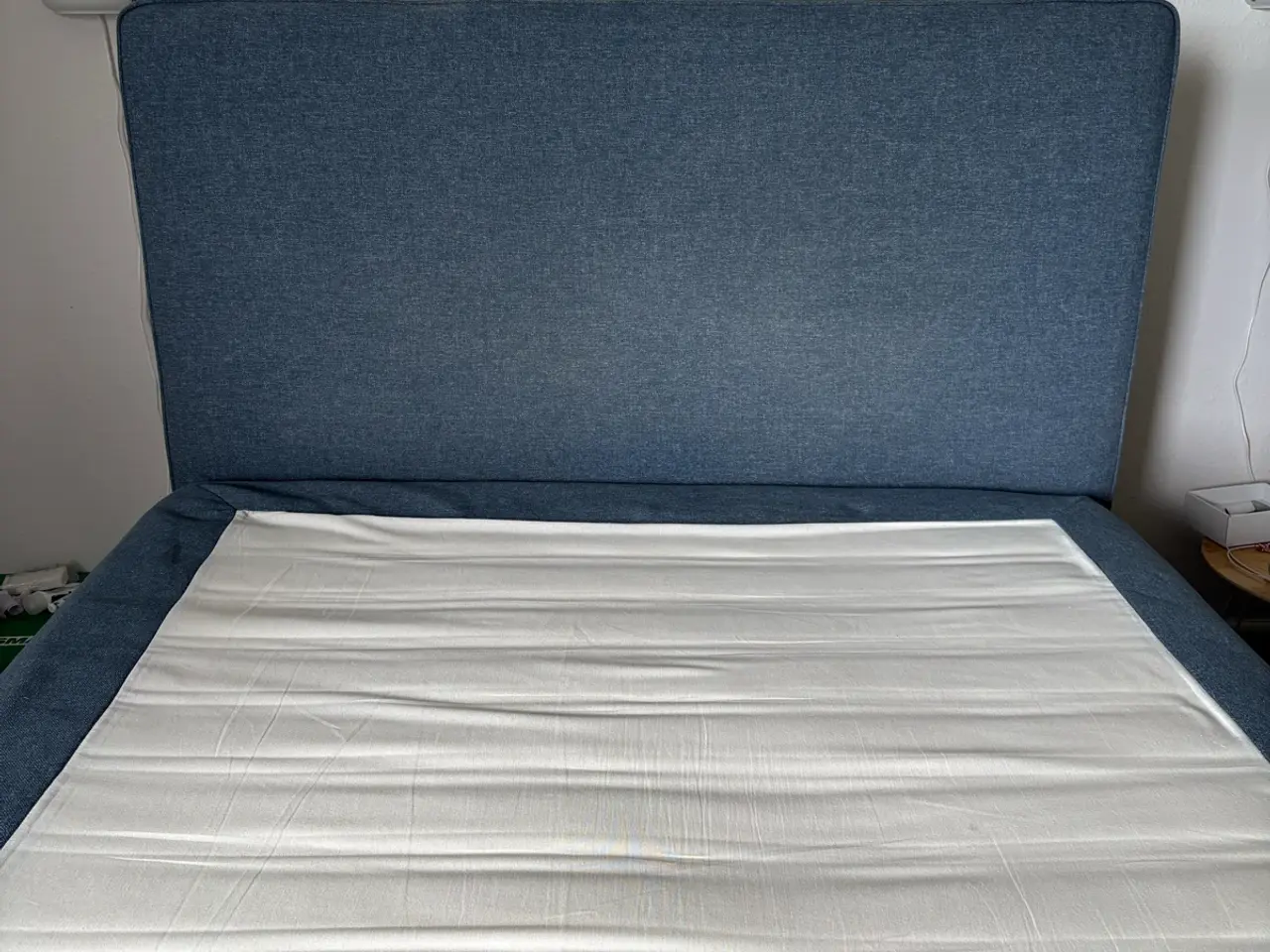 Billede 3 - Polstret IKEA seng str 140x200