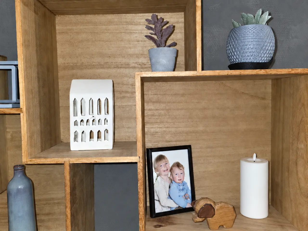 Billede 4 - Flot vægreol i træ – 120 cm – flot stand