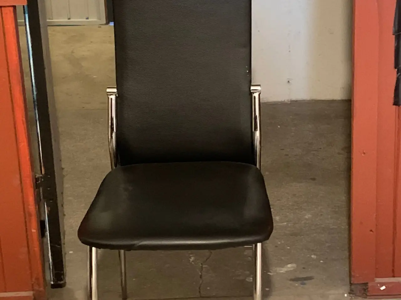 Billede 2 - Spisebord til 6-Personer plus 8 stole