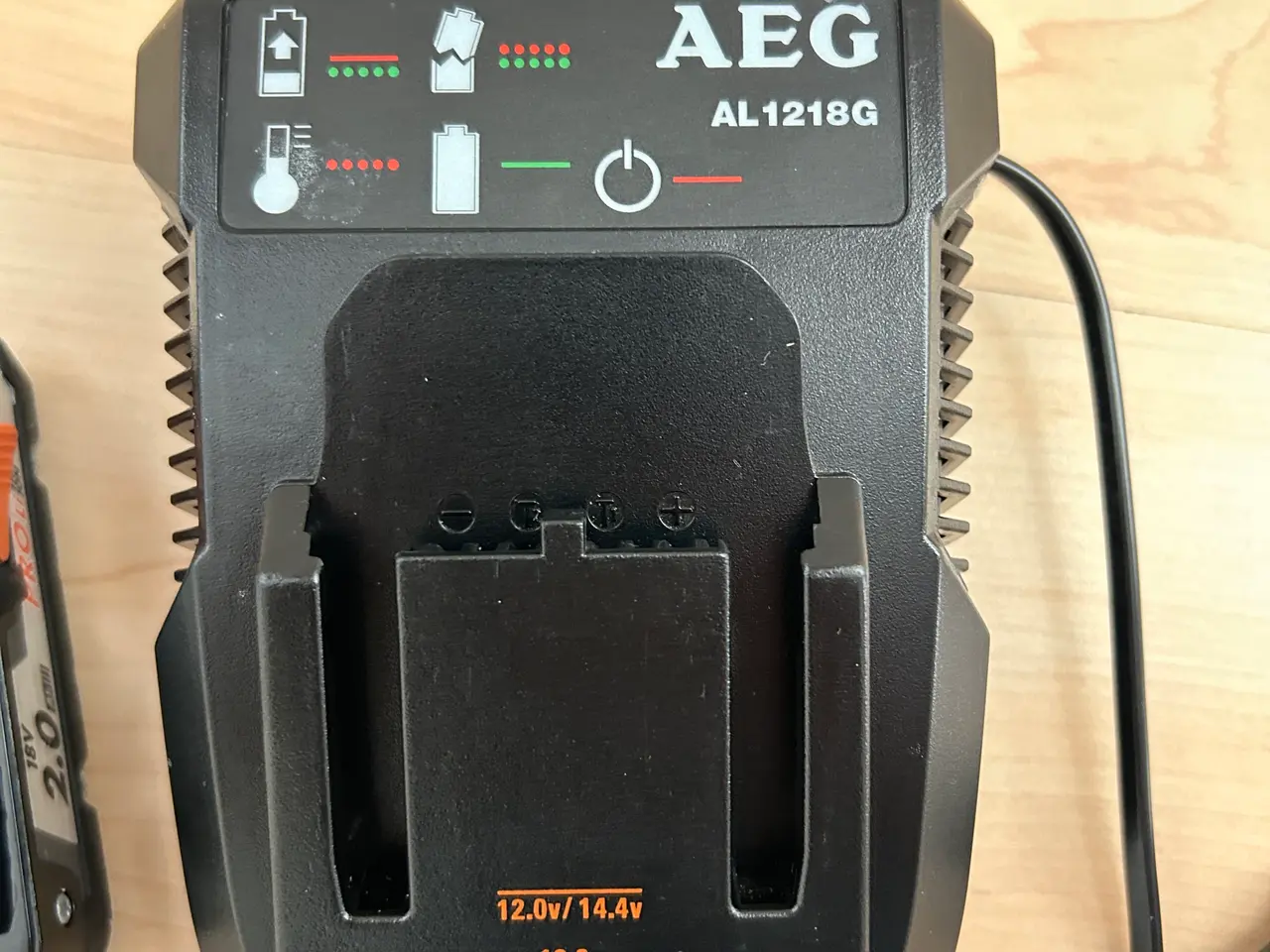 Billede 2 - AEG poplader med god batteri 18v 2,0Ah