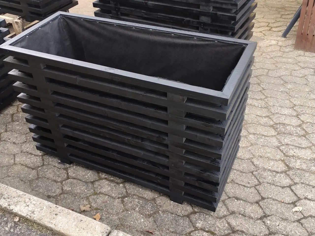 Billede 3 - Højbede på mål.