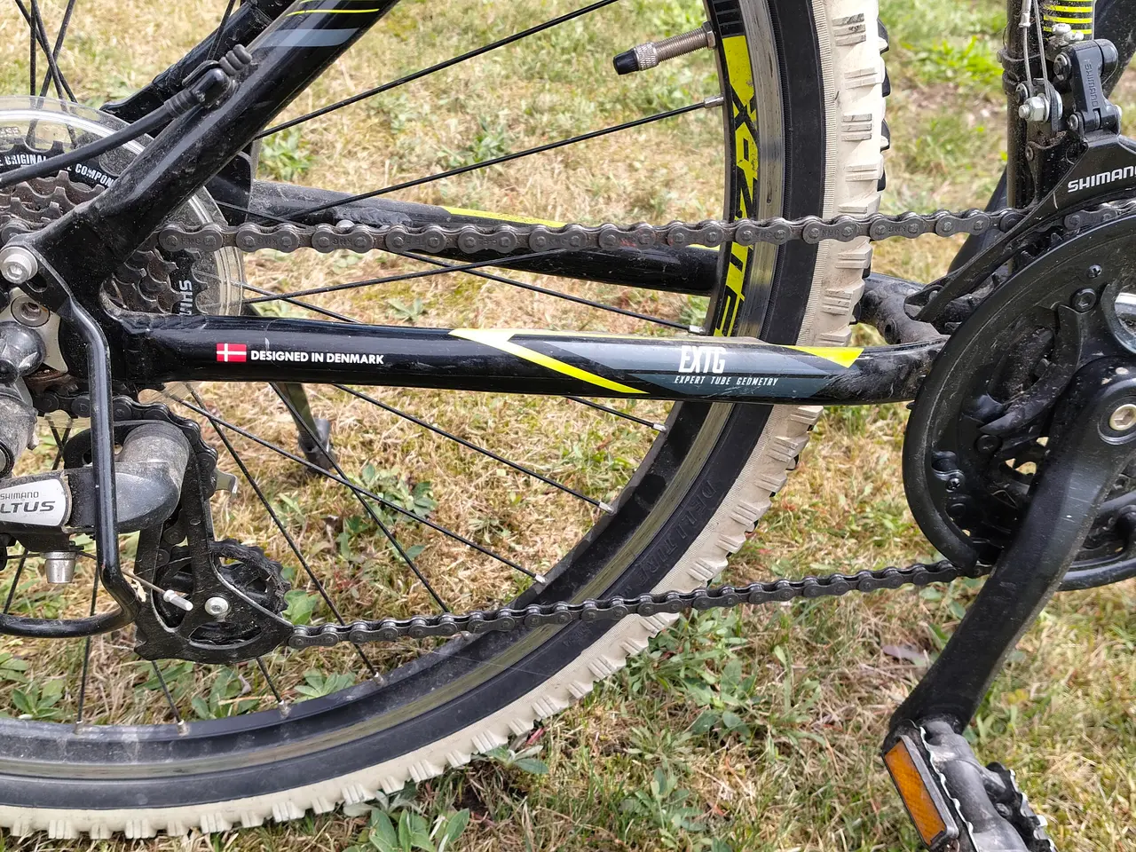 Billede 3 - Mountainbike 26". Sort med neongule afmærkninger