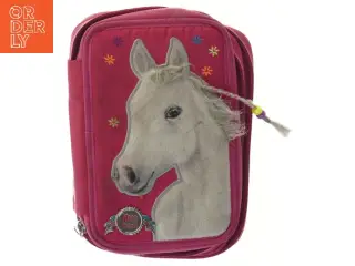 Penalhus med hestemotiv fra Miss Melody (str. 22x15 cm)