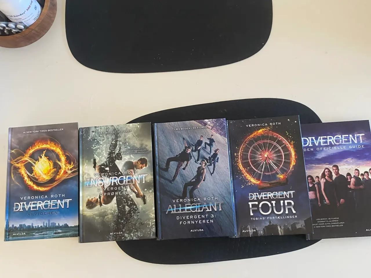Billede 6 - Divergent seriens 5 bøger