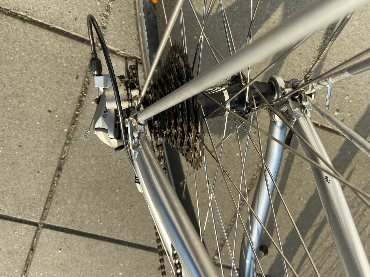 Billede 3 - Nishiki. 28" hjul, 22" (56 cm.) stel, 24 gear