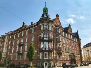 Rummeligt erhvervslokale tæt på Østerport