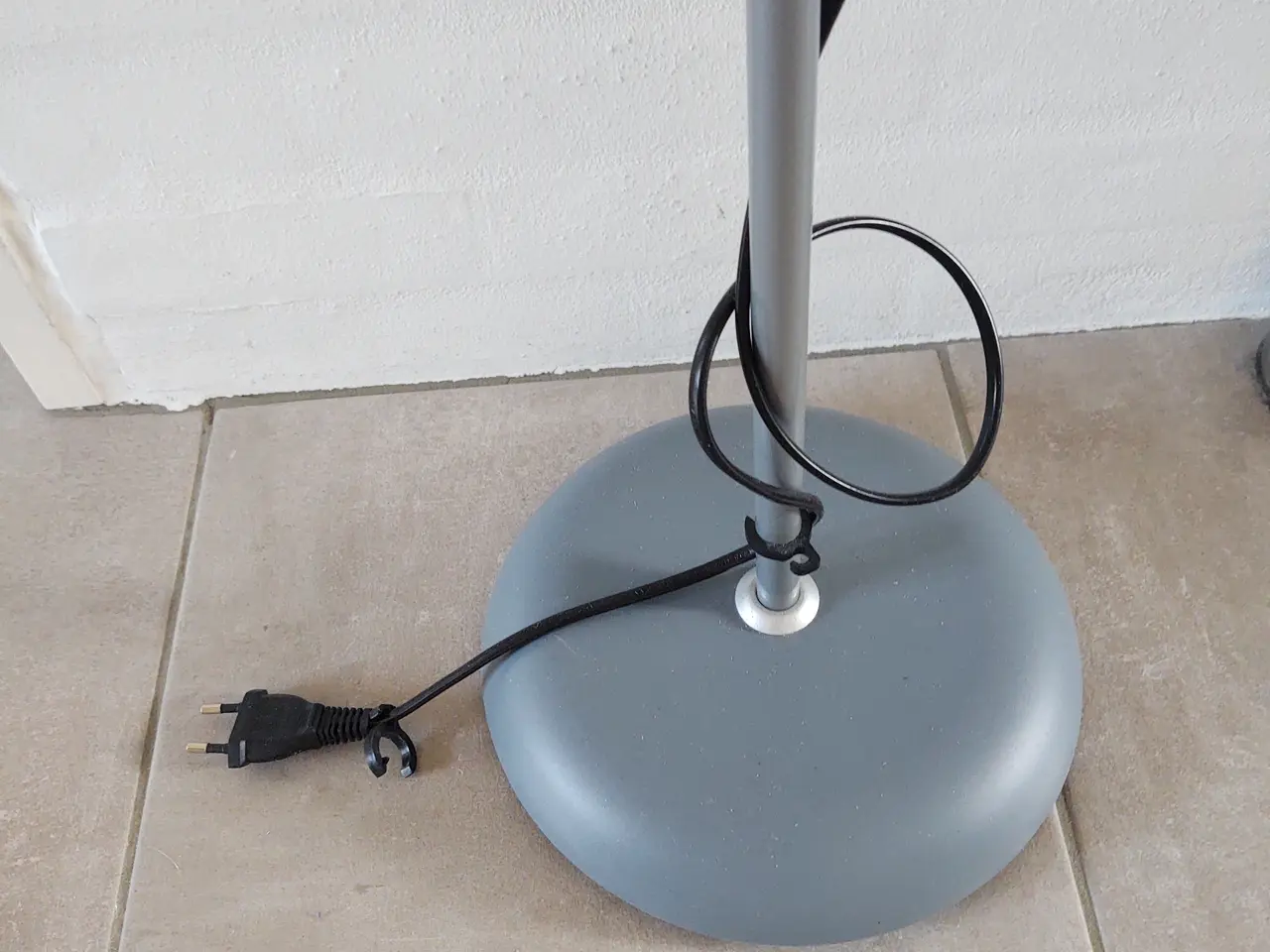 Billede 3 - Gulv lampe. Ingen ridser.