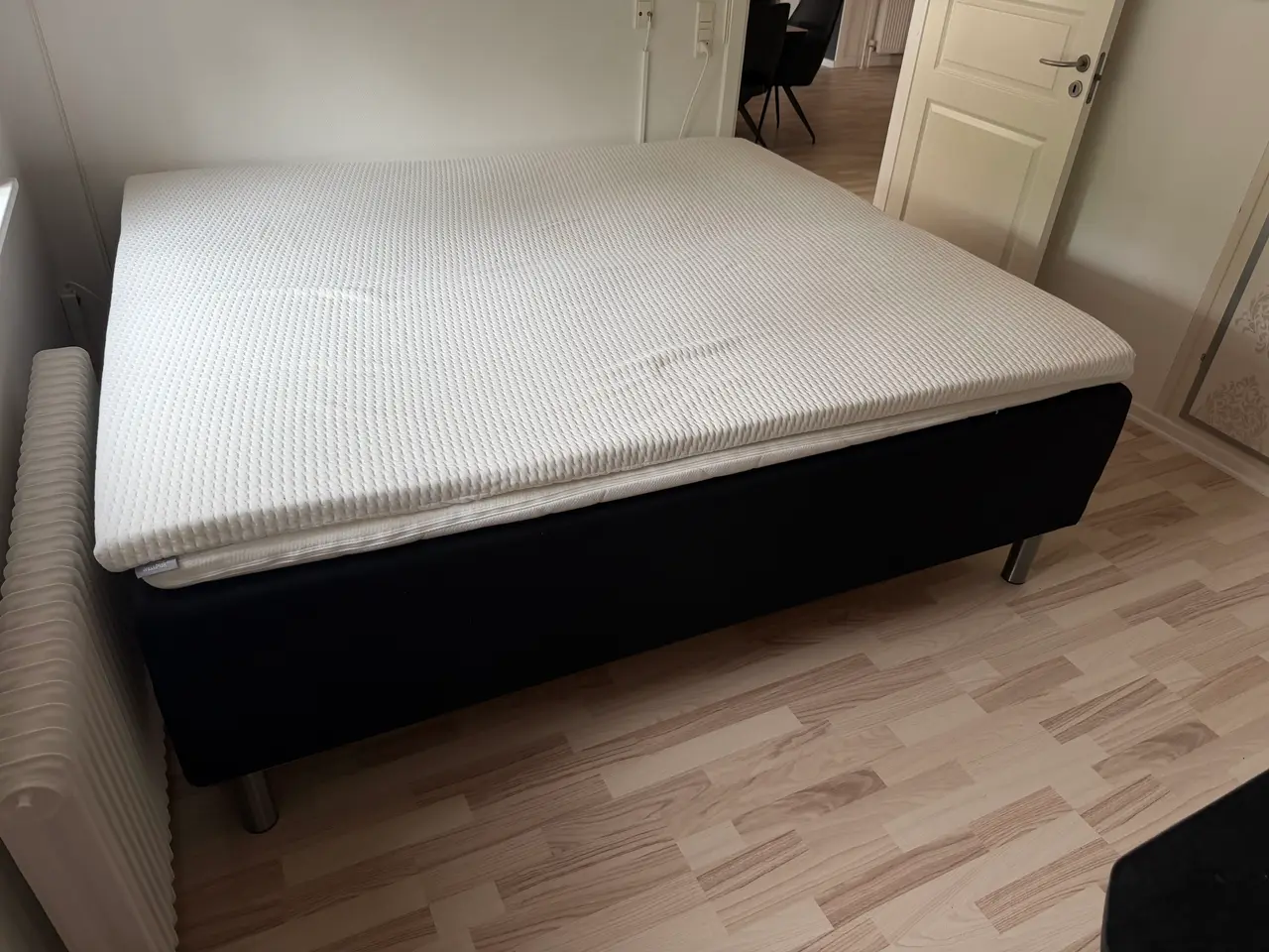 Billede 3 - Dobbelt seng med top madras 