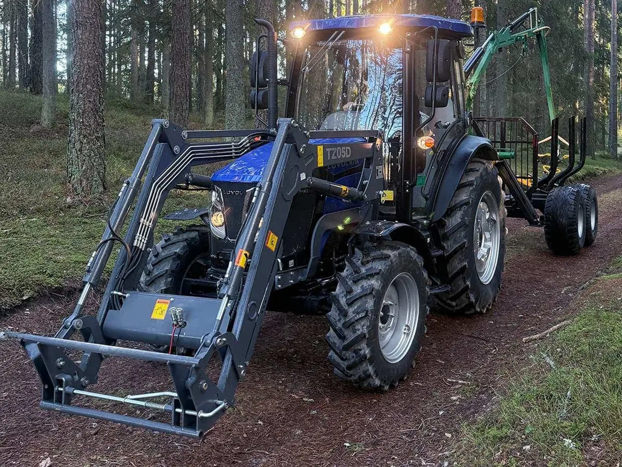 Billede 2 - Traktor Lovol 75 hk 4WD med frontlæsser, Stage V