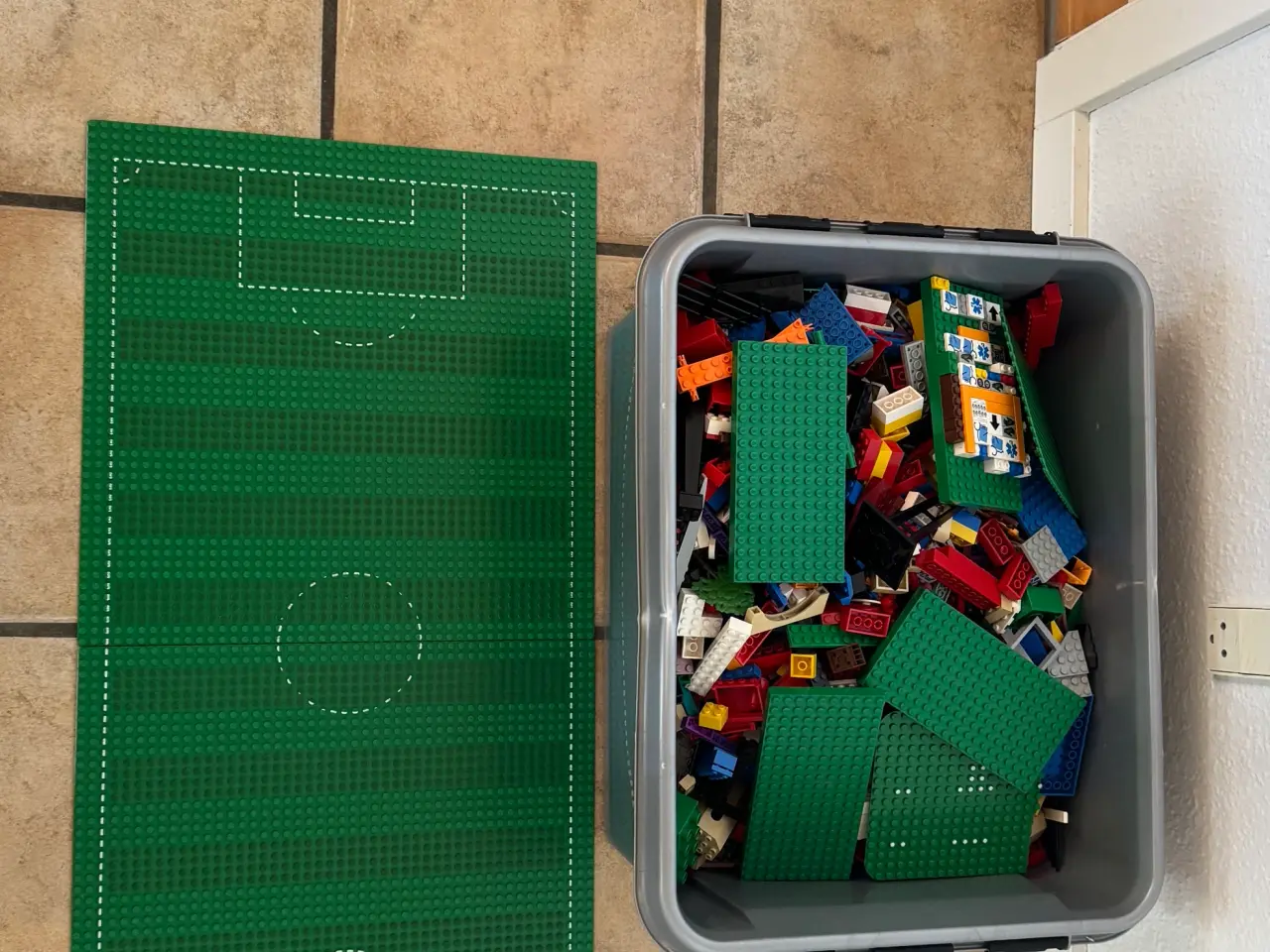 Billede 2 - Lego blandet med grøn fodboldplade