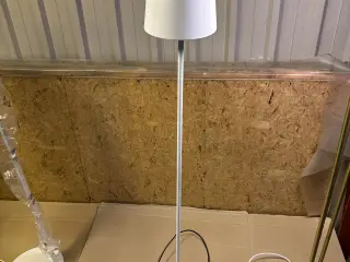 Gulvlampe hvid