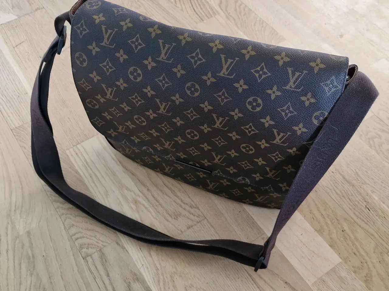 Billede 13 - Louis Vuitton Messenger GM "Beaubourg"