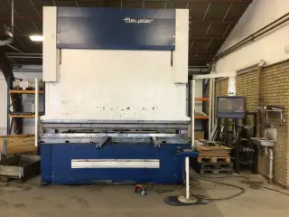 Kantpresser Beyeler RT 125*3100.