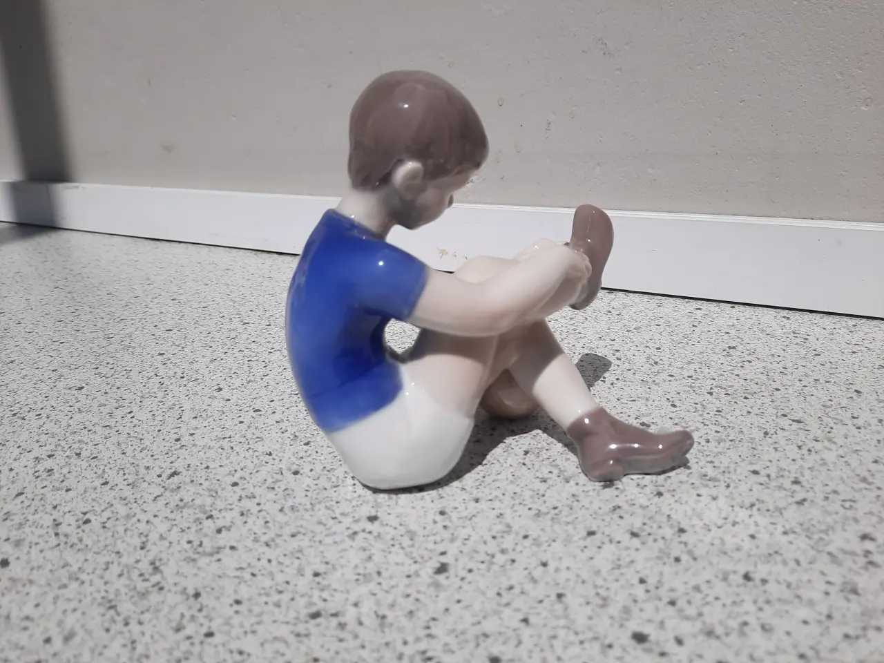 Billede 2 - Porcelænsfigur Fodboldspiller 2374