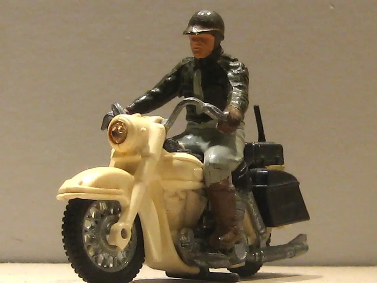 Billede 2 - Legetøj modelmotorcykel Vintage Britains