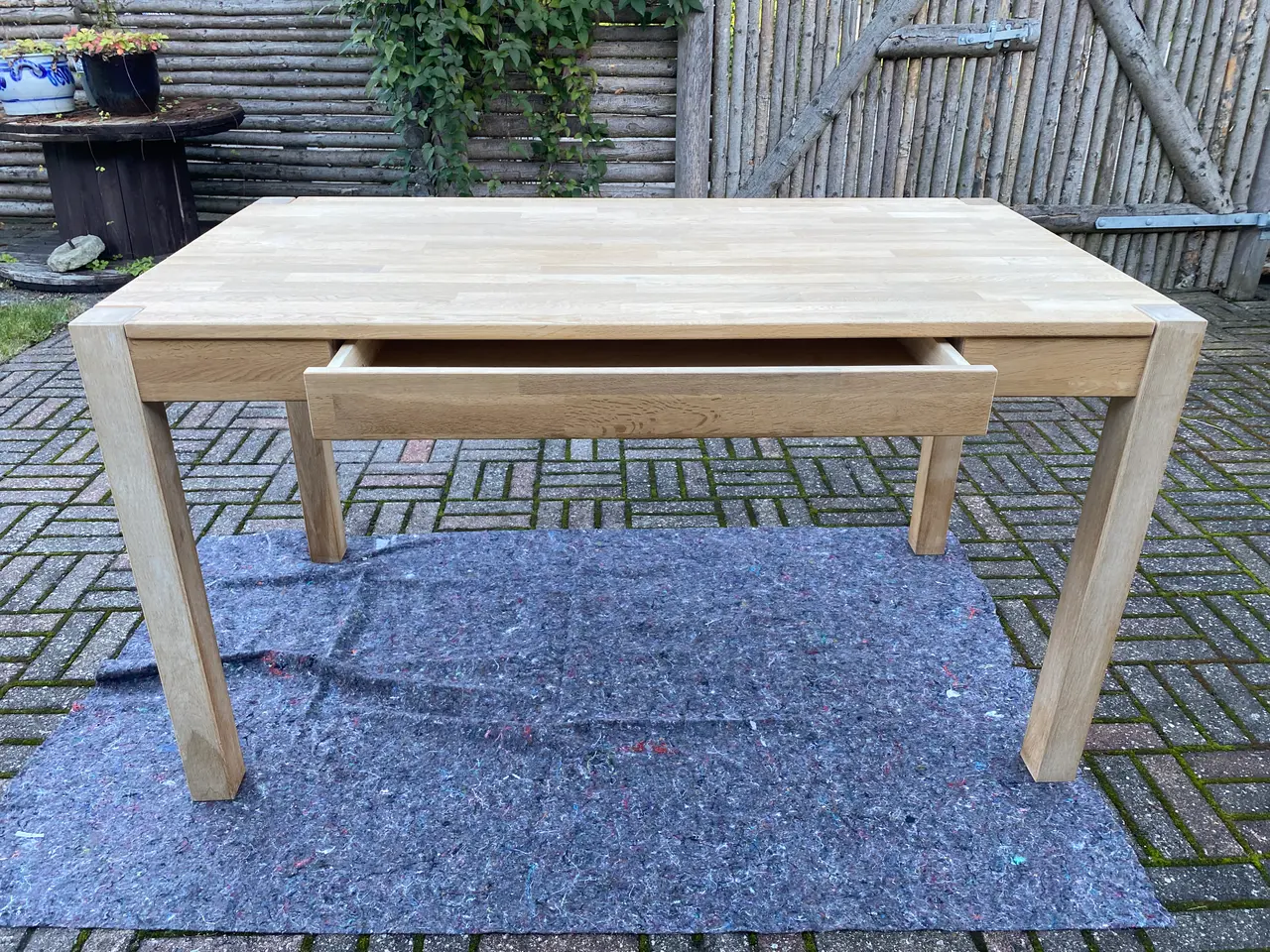Billede 1 - Skrivebord med skuffe