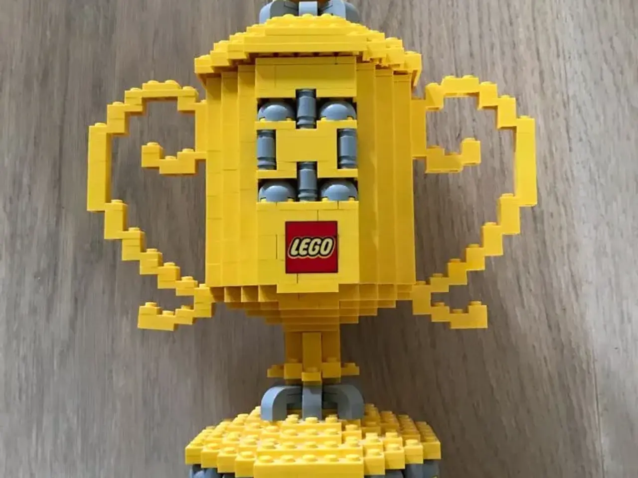 Billede 2 - LEGO pokal