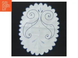 Bordløber med broderi (str. 27x21 cm)